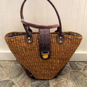 Straw handbag